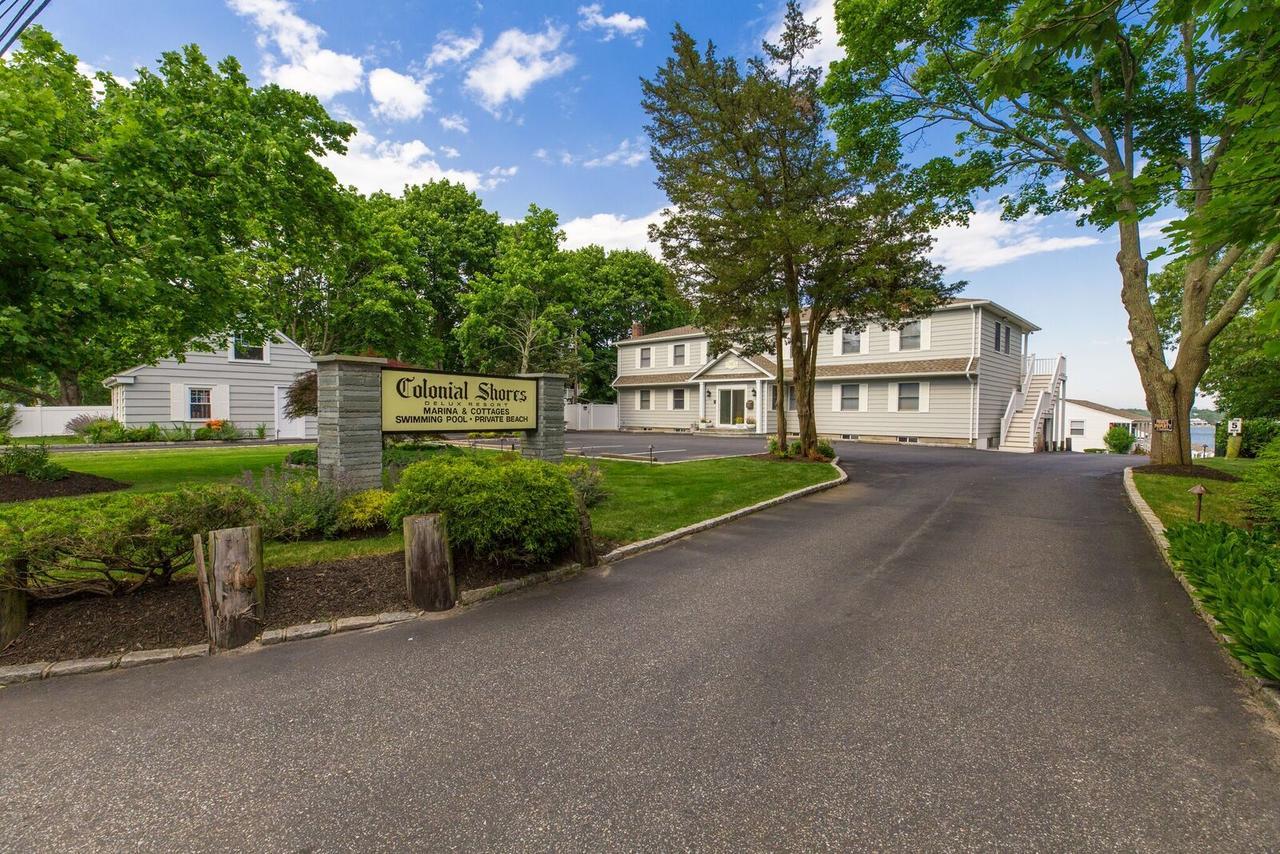 Colonial Shores Resort Hampton Bays Exterior photo